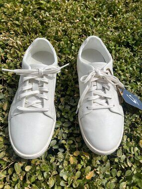 NWT Olukai - Pehuea Li 'Ili - Bright White Leather - Size 9 - Convertible Slide